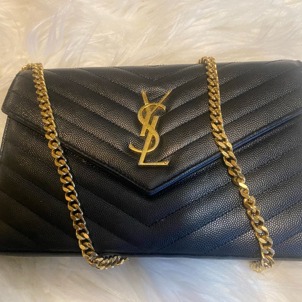 CASSANDRE MATELASSÉ CHAIN WALLET IN GRAIN DE POUDRE EMBOSSED LEATHER
